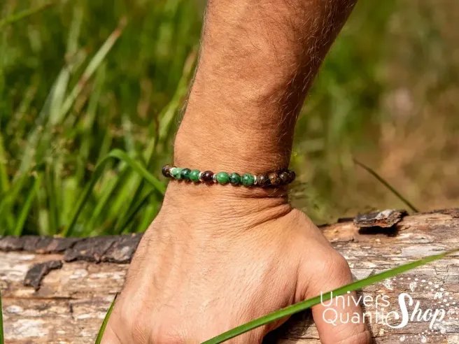 bracelet amour homme apollon pierres naturelles 6mm porté sur un poignet homme