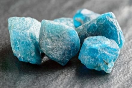 apatite bleue pierre de guerison et affirmation