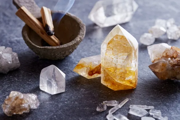 citrine pointe cristal avec palo santo et quartz clair