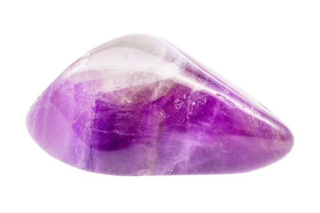 pierre naturelle amethyste sur fond blanc litha