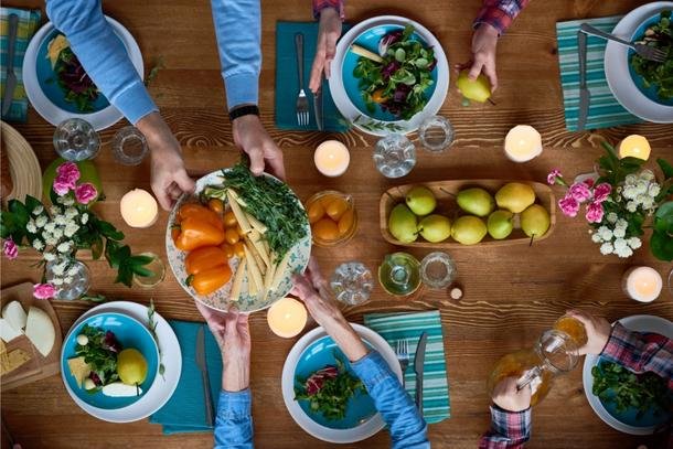 organiser repas de famille avec légumes de saison