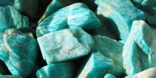 La pierre d'amazonite : vertus et bienfaits en lithothérapie